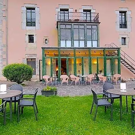 Hotel Casona De Palacios Badames